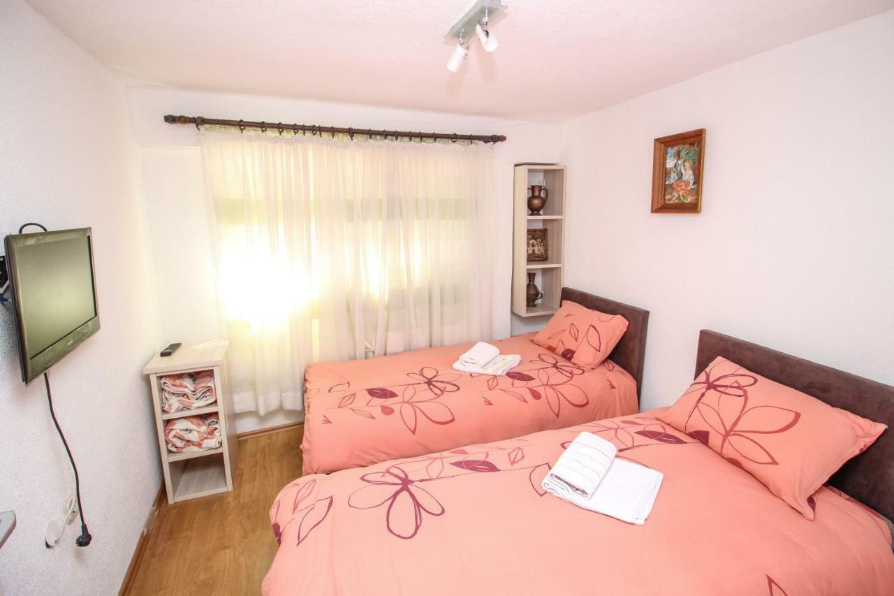 Apartmani Mishe Vevčani Esterno foto