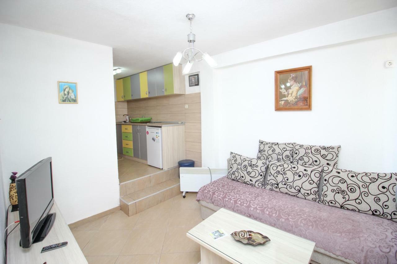 Apartmani Mishe Vevčani Esterno foto
